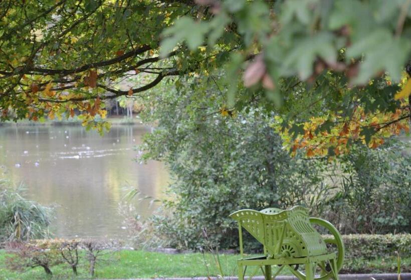 Отель Restaurant Des Lacs