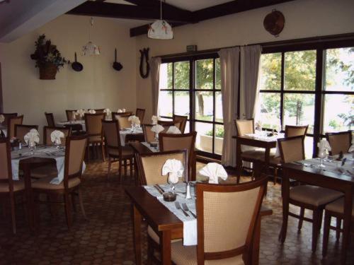 Отель Restaurant Des Lacs