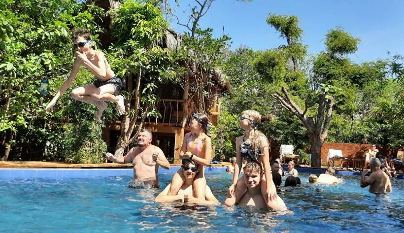 منتجع Habarana Tree House Mutu Village