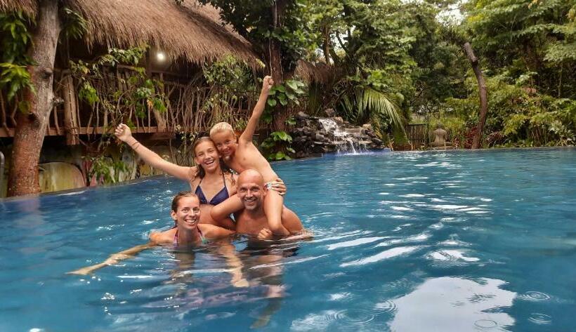 منتجع Habarana Tree House Mutu Village