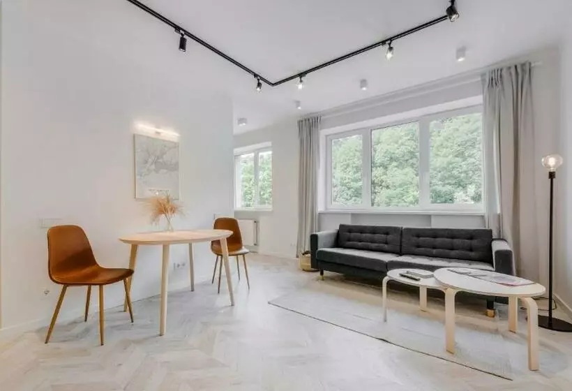 Central Apartment In Architectural Street