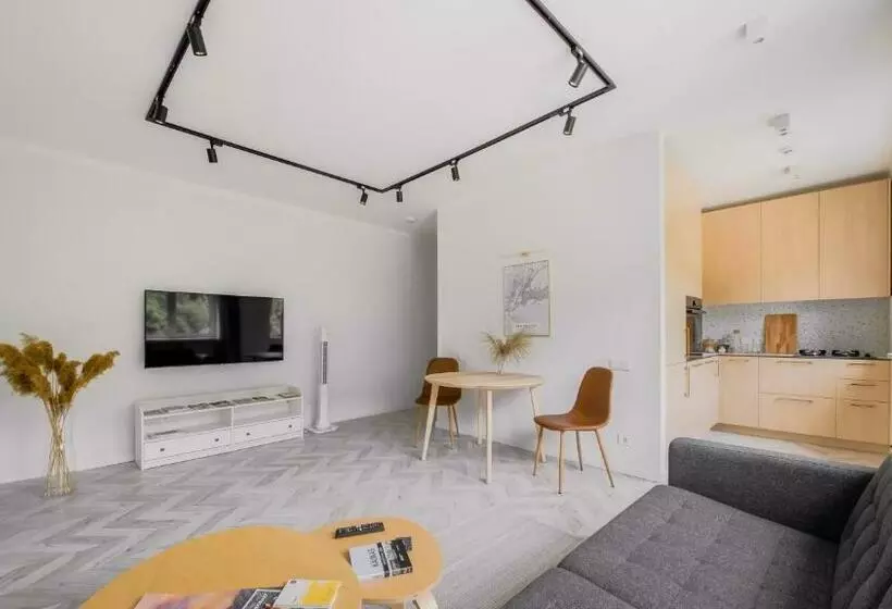 Central Apartment In Architectural Street