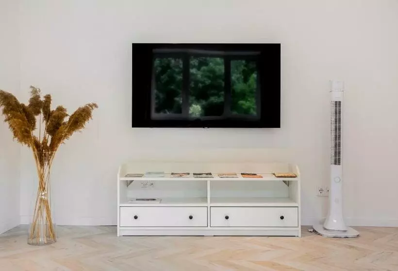 Central Apartment In Architectural Street
