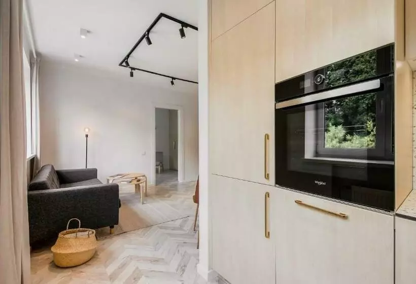 Central Apartment In Architectural Street