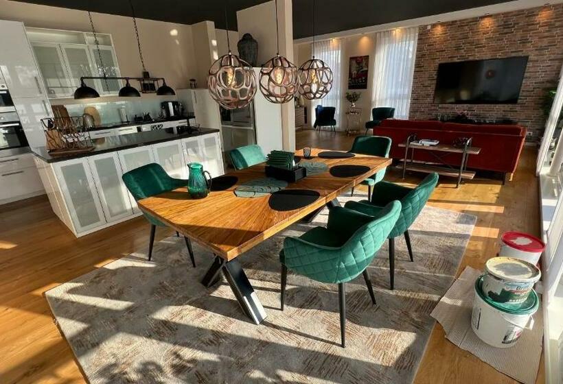 Luxus Penthouse 180m2 Mit Aufzug Und Whirlpool