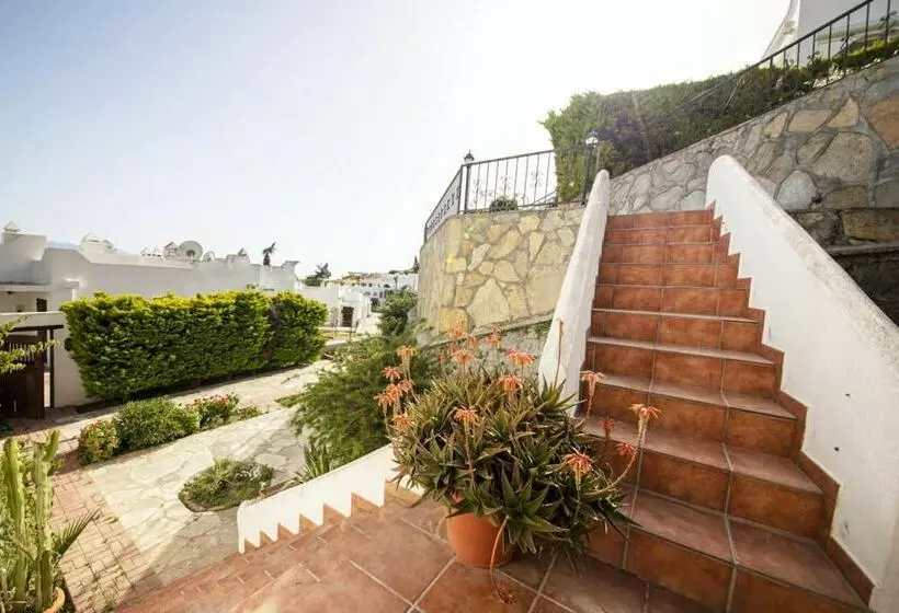 Peaceful Villa With Shared Pool, Balcony, Terrace And Backyard In Bodrum