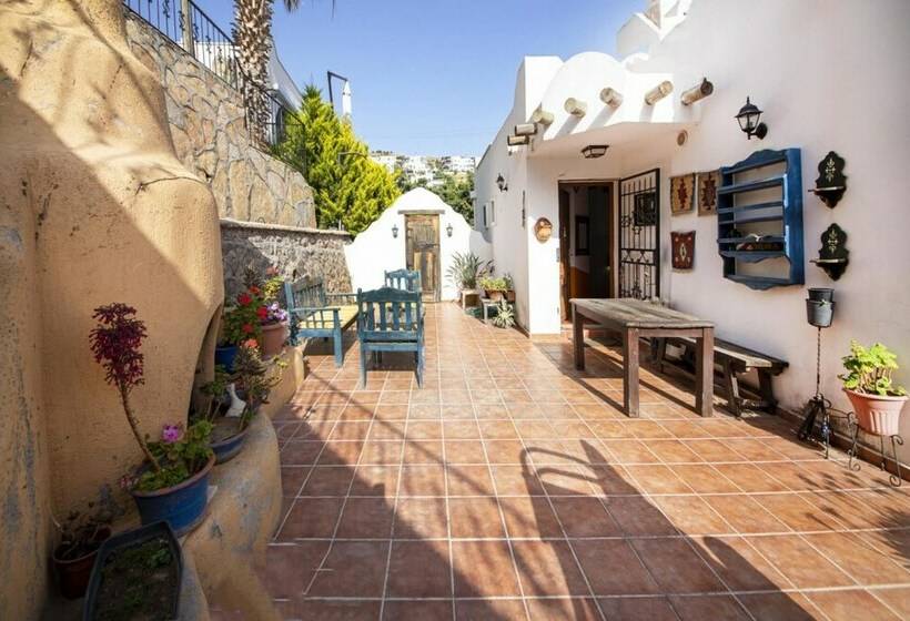 Peaceful Villa With Shared Pool, Balcony, Terrace And Backyard In Bodrum