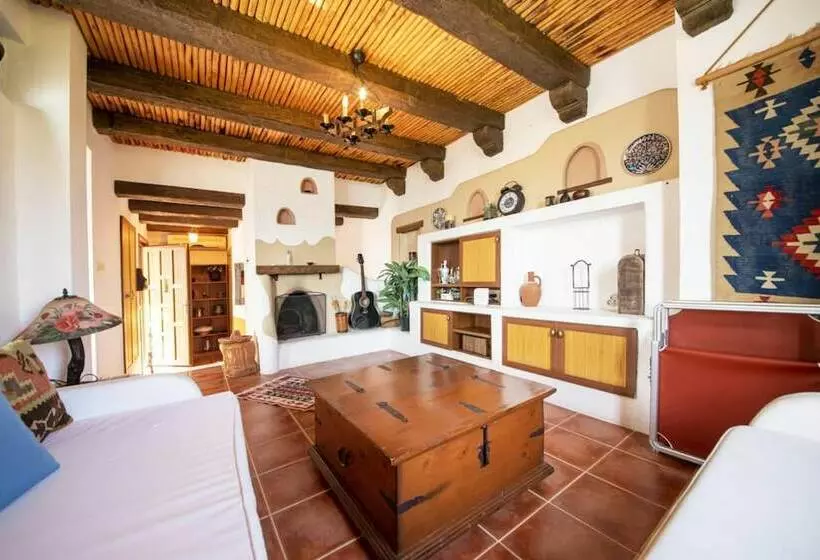 Peaceful Villa With Shared Pool, Balcony, Terrace And Backyard In Bodrum