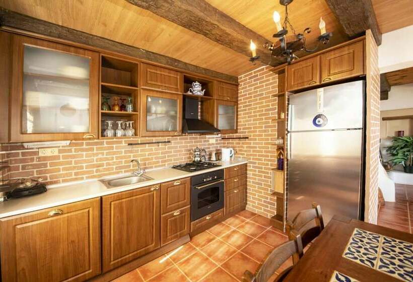 Peaceful Villa With Shared Pool, Balcony, Terrace And Backyard In Bodrum