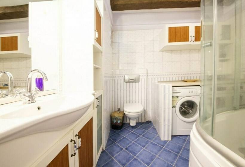 Peaceful Villa With Shared Pool, Balcony, Terrace And Backyard In Bodrum