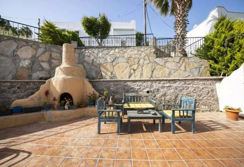 Peaceful Villa With Shared Pool, Balcony, Terrace And Backyard In Bodrum