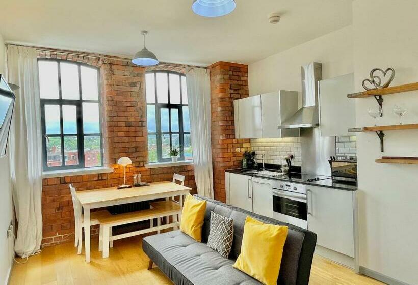 Victorian Factory Apartment With 2 Bedrooms