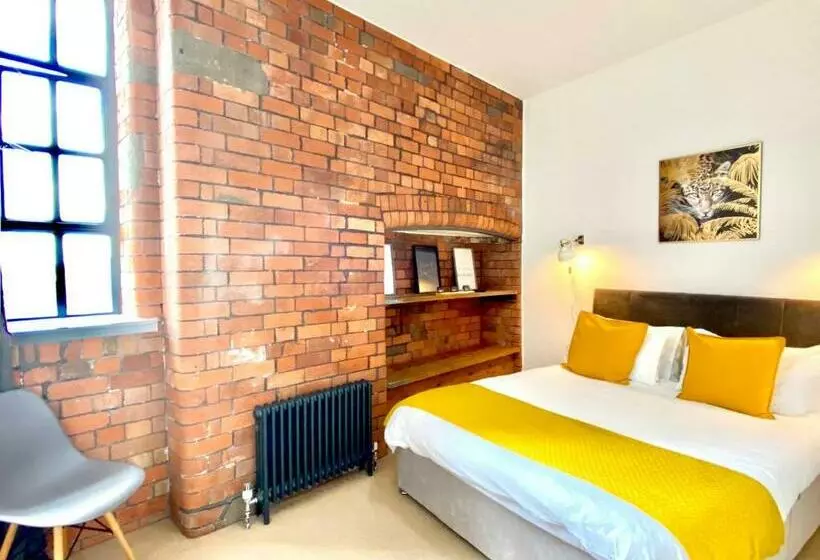 Victorian Factory Apartment With 2 Bedrooms