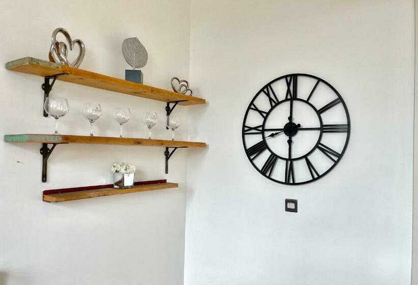 Victorian Factory Apartment With 2 Bedrooms