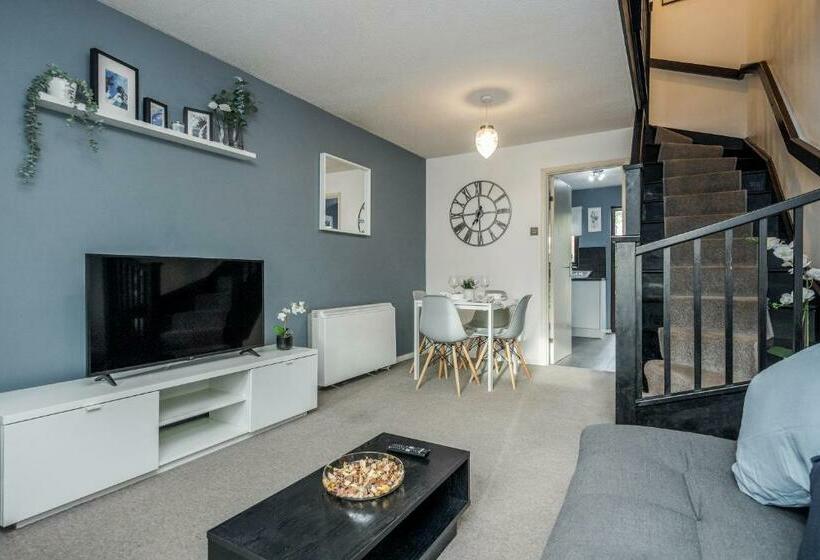 ✪ Charming ✪ 2 Bed House With Garden & Parking ✪ Perfect Location ✪ Greater London ✪ Woodford/enfiel