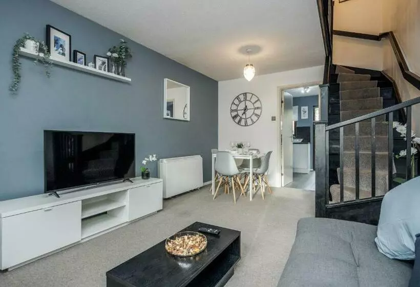 ✪ Charming ✪ 2 Bed House With Garden & Parking ✪ Perfect Location ✪ Greater London ✪ Woodford/enfiel