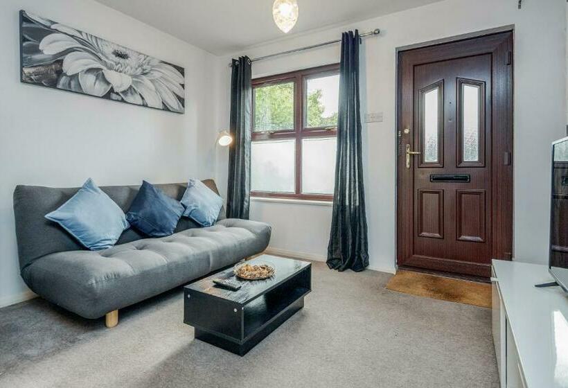 ✪ Charming ✪ 2 Bed House With Garden & Parking ✪ Perfect Location ✪ Greater London ✪ Woodford/enfiel