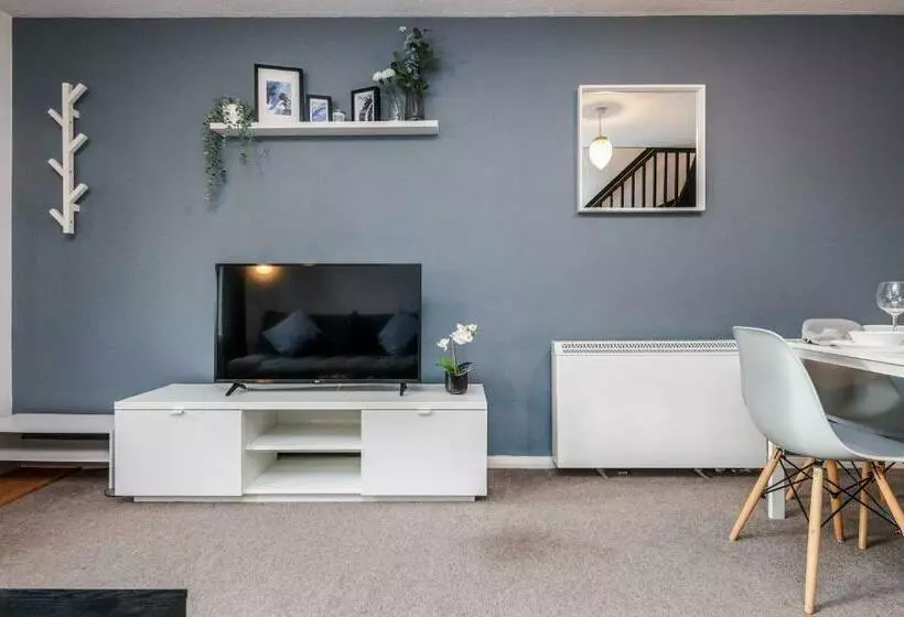 ✪ Charming ✪ 2 Bed House With Garden & Parking ✪ Perfect Location ✪ Greater London ✪ Woodford/enfiel