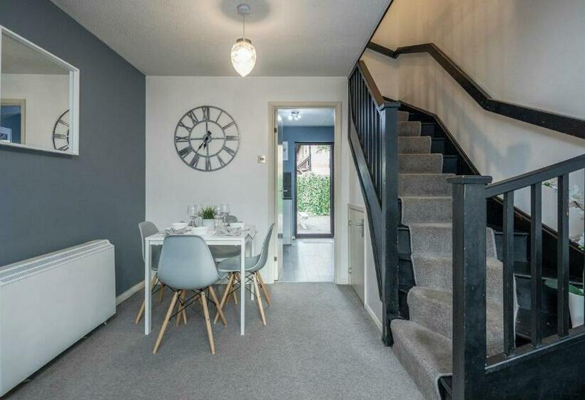 ✪ Charming ✪ 2 Bed House With Garden & Parking ✪ Perfect Location ✪ Greater London ✪ Woodford/enfiel