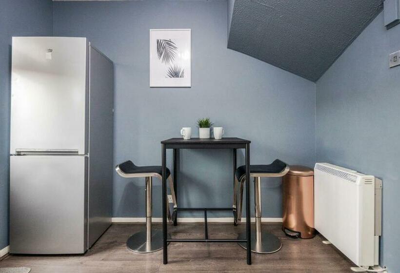 ✪ Charming ✪ 2 Bed House With Garden & Parking ✪ Perfect Location ✪ Greater London ✪ Woodford/enfiel