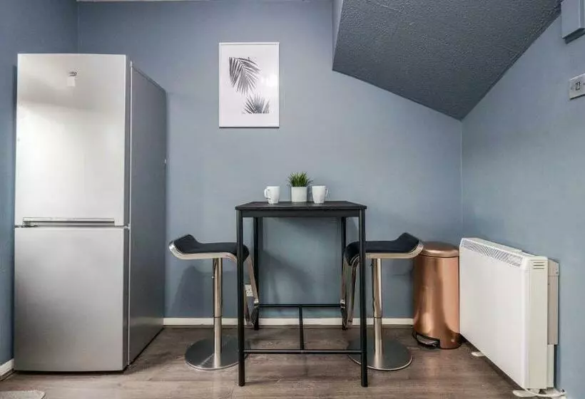 ✪ Charming ✪ 2 Bed House With Garden & Parking ✪ Perfect Location ✪ Greater London ✪ Woodford/enfiel