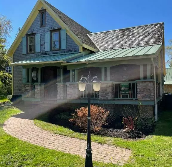 Avonlea Forest Hill Cottages