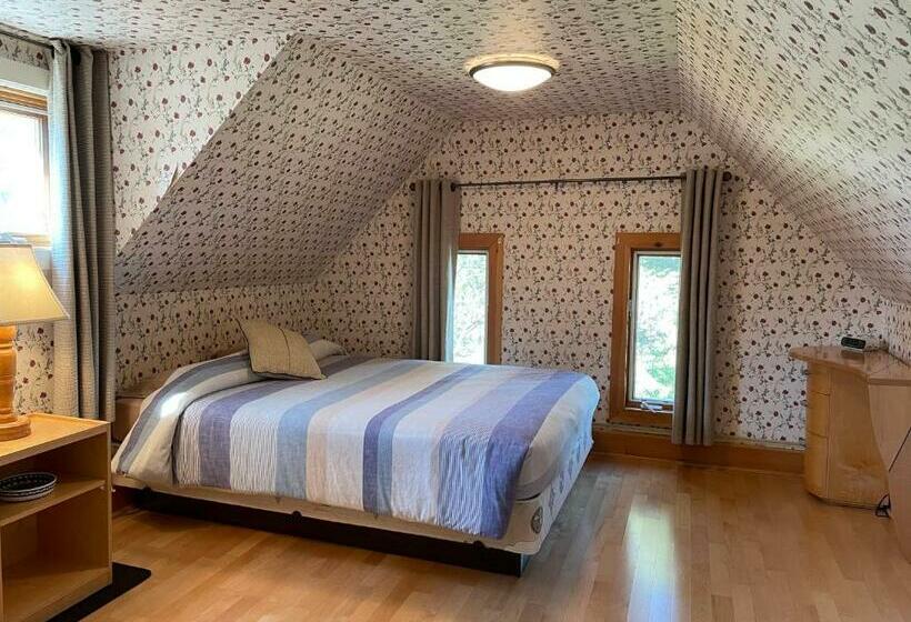 Avonlea Forest Hill Cottages