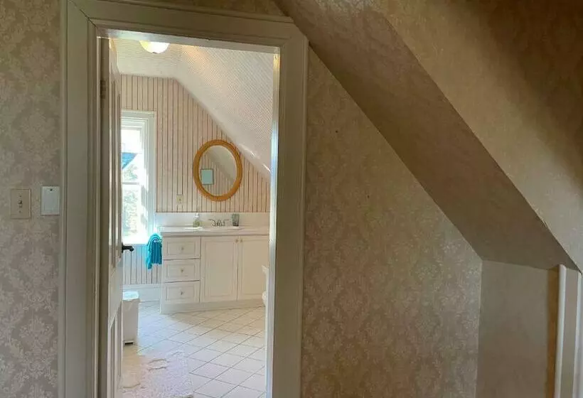 Avonlea Forest Hill Cottages