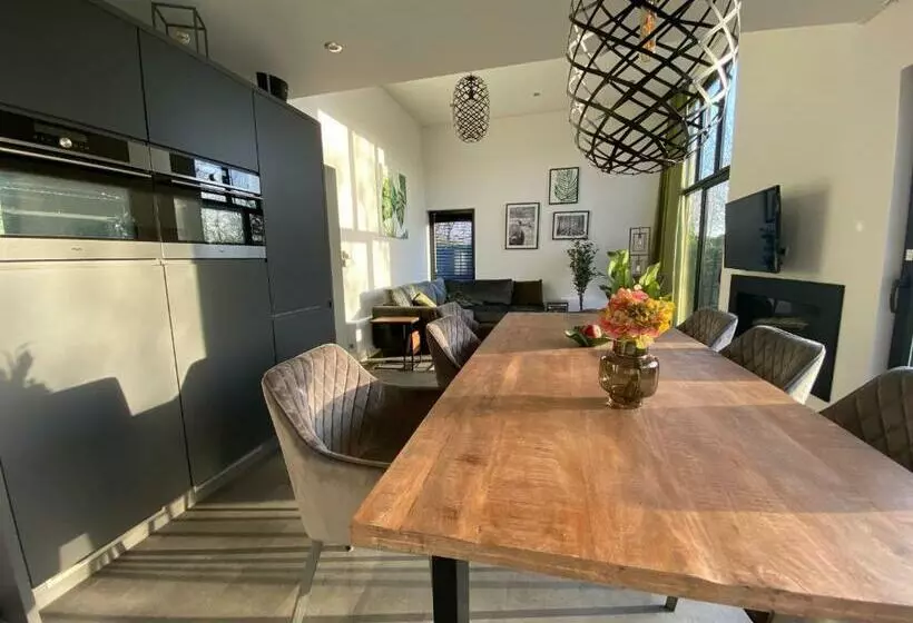 Green Villa In Bester Lage   Dachterrasse Mit Meerblick   Großer Eingezäunter Garten   Kinderfreundl