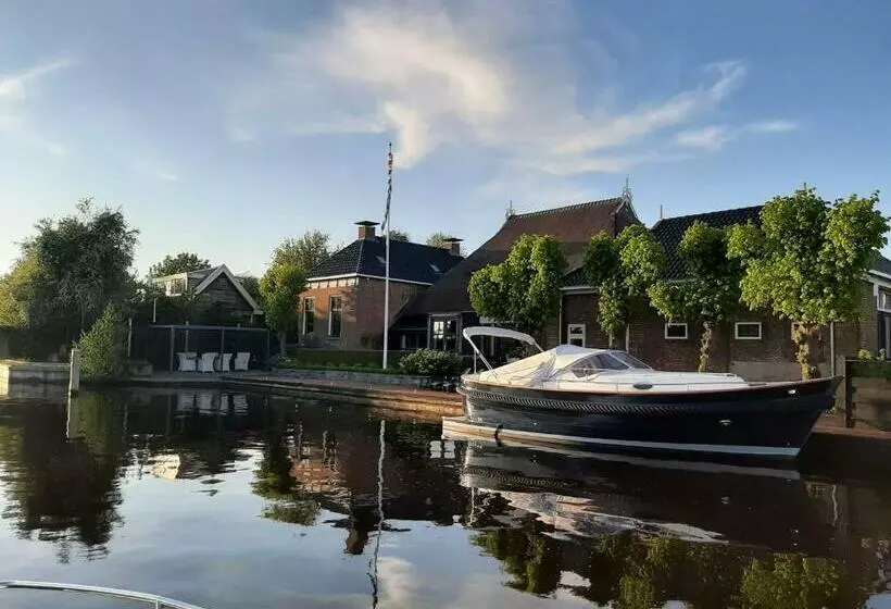 Puur Eastermar   Monumentaal, Authentiek En Luxe Koetshuis Aan Open Vaarwater Met Jacuzzi En Sauna