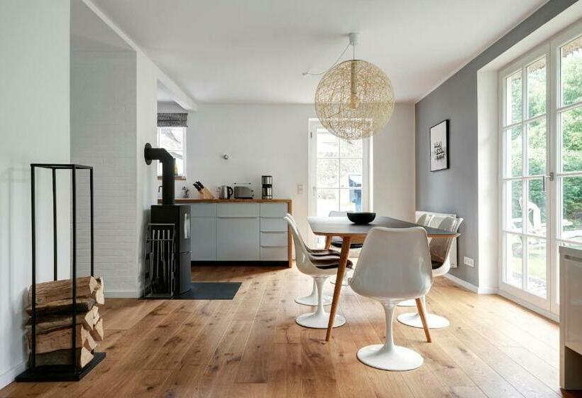 Reetdachhaus Hüs Am Wall Appartement L Hüs Am Wall