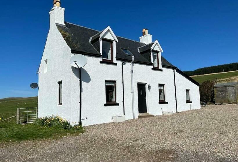 Traditional Cottage Near Campbeltown