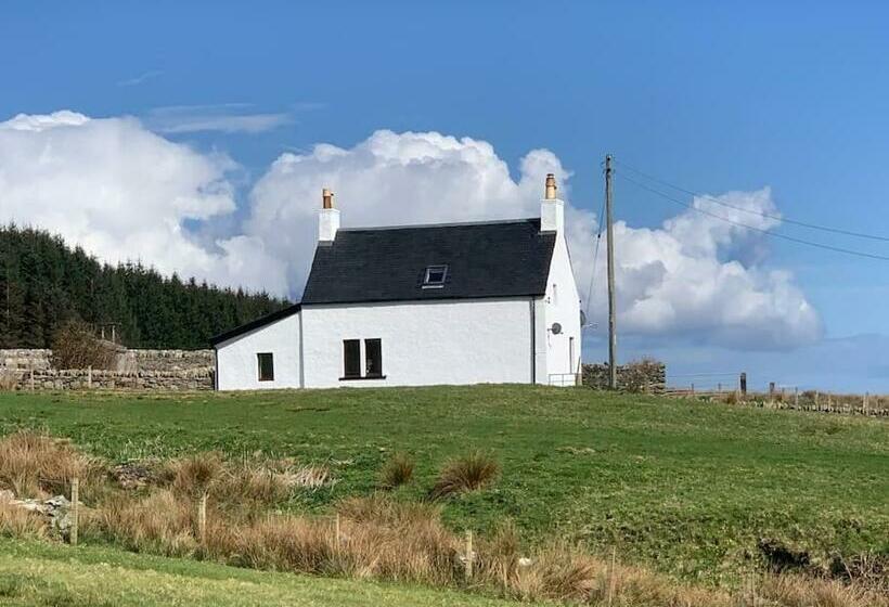Traditional Cottage Near Campbeltown