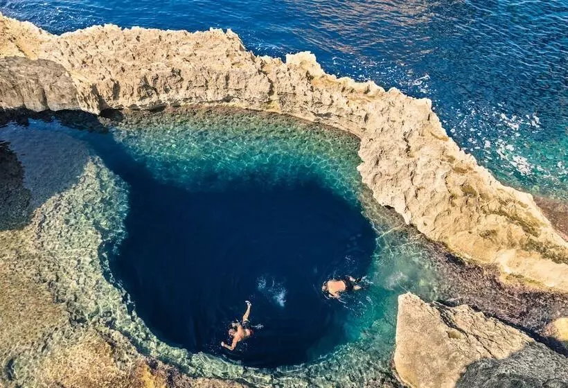 Villeleynah Amazing Gozitan Villa Pool   Happy Rentals