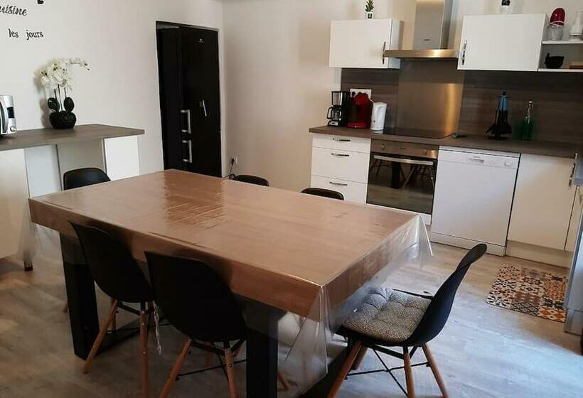 Etage D Une Agréable Maison De Ville