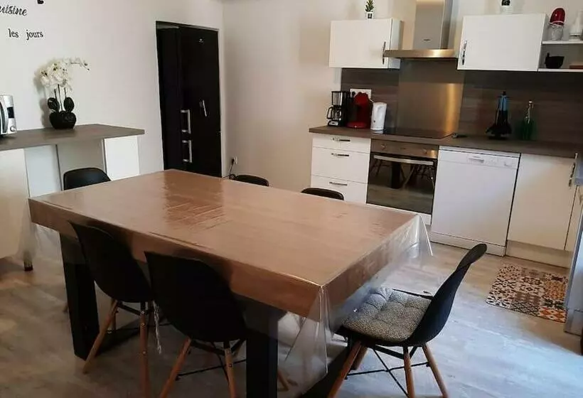 Etage D Une Agréable Maison De Ville