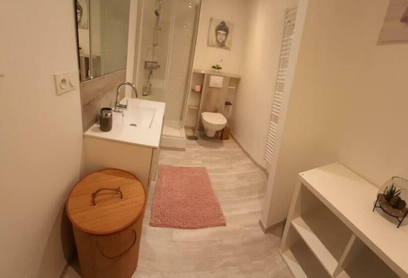 Etage D Une Agréable Maison De Ville