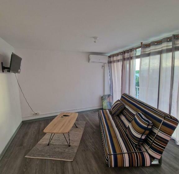 Front Cathédrale Pointe à Pitre