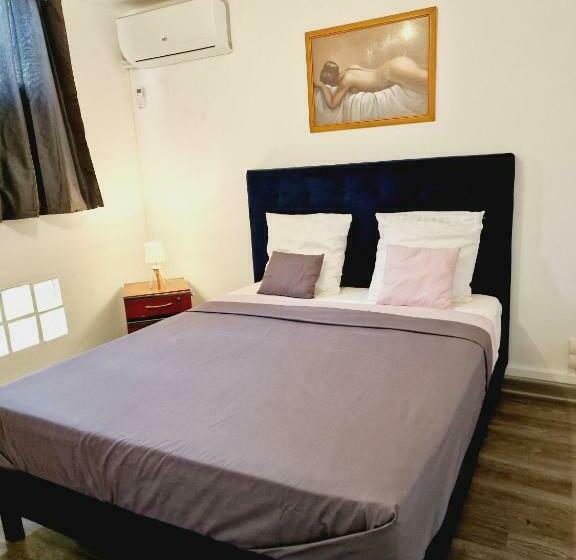 Front Cathédrale Pointe à Pitre