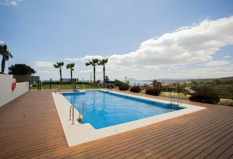 New Modern Townhouse With Great Views/3brms/3bths