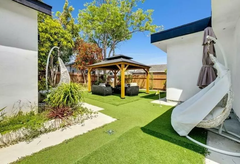 Luxury 4 Bedroom Villa