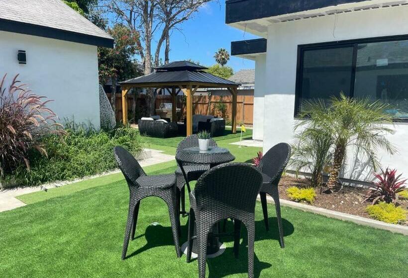 Luxury 4 Bedroom Villa