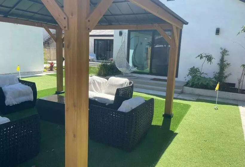 Luxury 4 Bedroom Villa