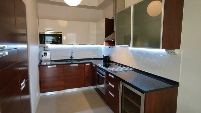 Eira Sauna & Terrace Luxe