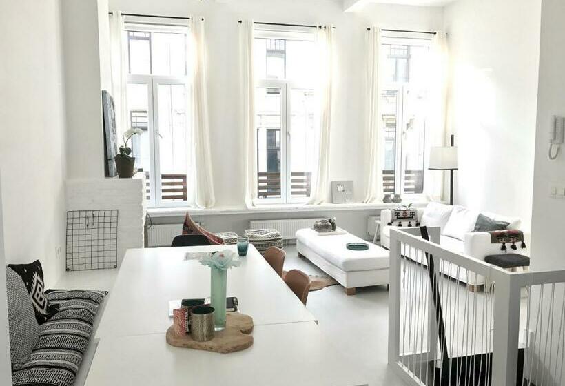 Bright City Design House!