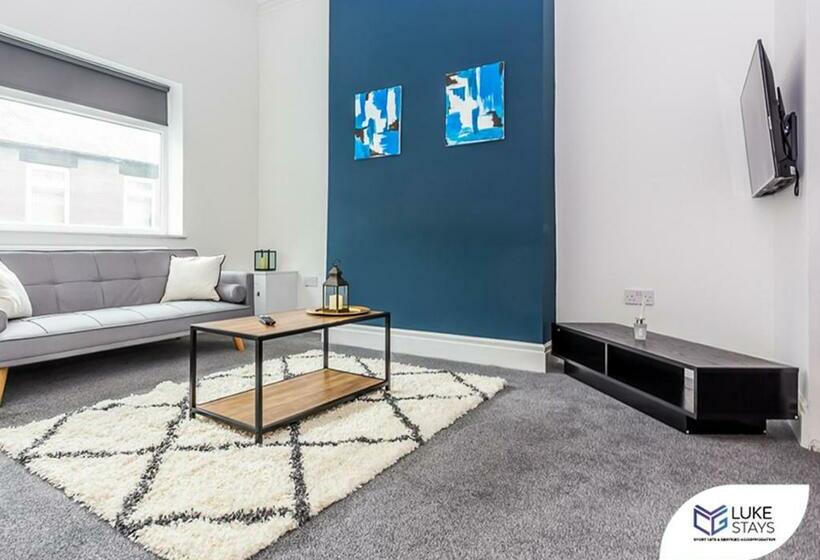 Luke Stays Wareness Street