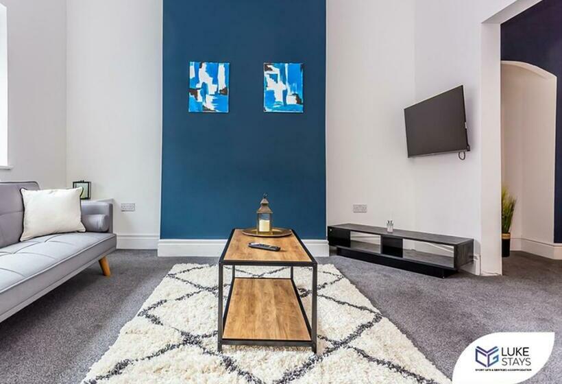 Luke Stays Wareness Street