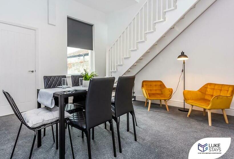 Luke Stays Wareness Street