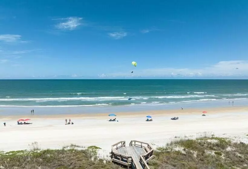 Spinnakers Reach 833