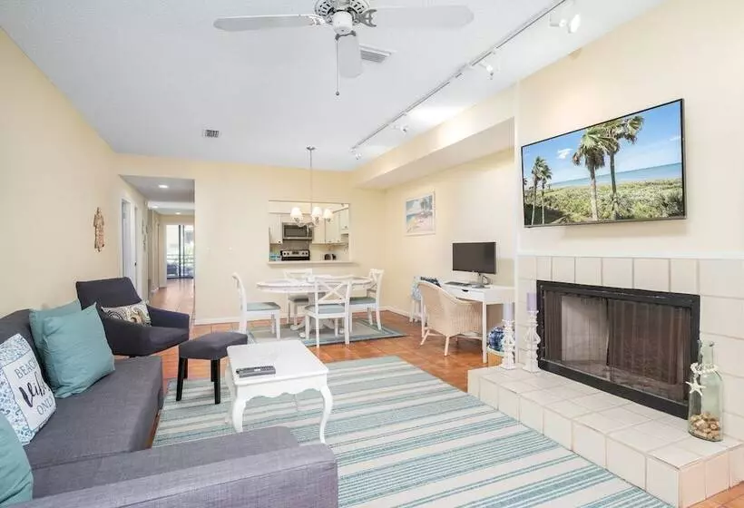 Spinnakers Reach 833